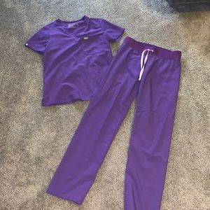 Figs ultra violet scrub set